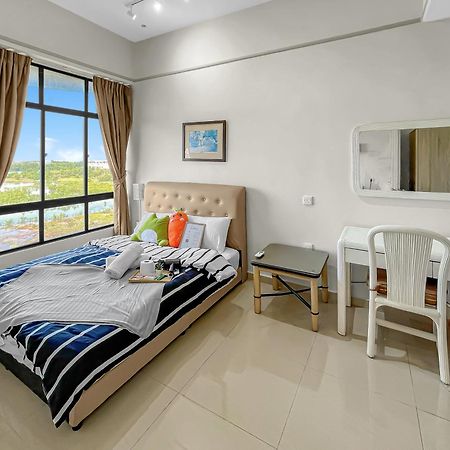Melaka City View Homestay: Balcony Apartment near Jonker Street Malacca Exterior photo