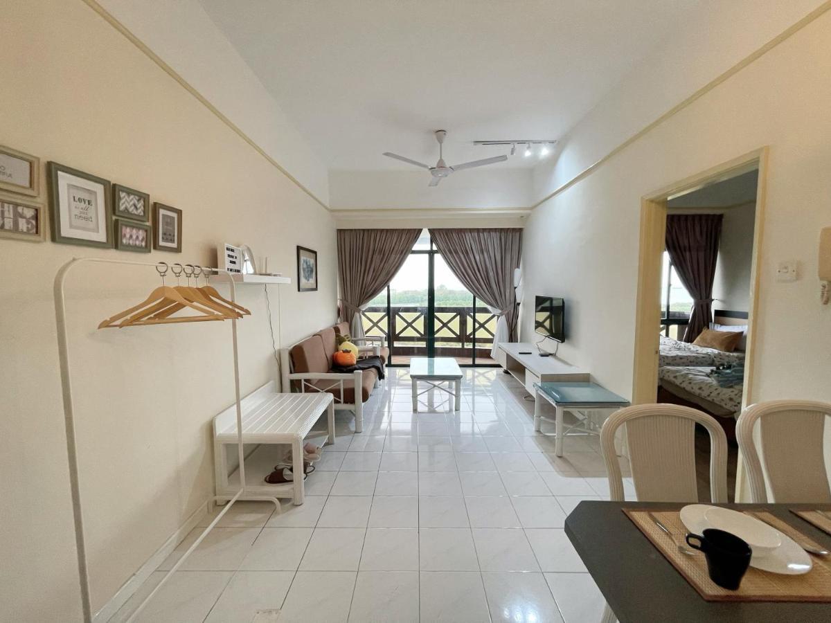 Melaka City View Homestay: Balcony Apartment near Jonker Street Malacca Exterior photo