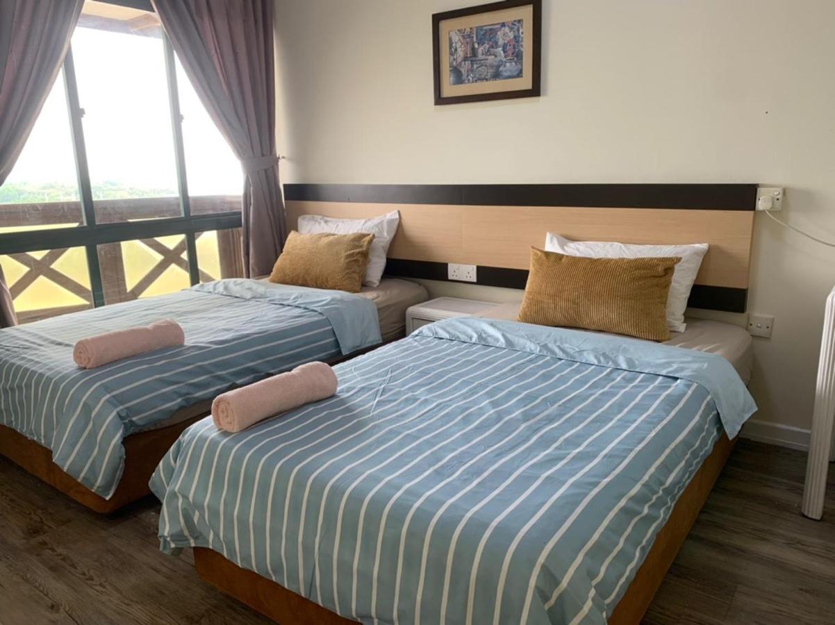 Melaka City View Homestay: Balcony Apartment near Jonker Street Malacca Exterior photo
