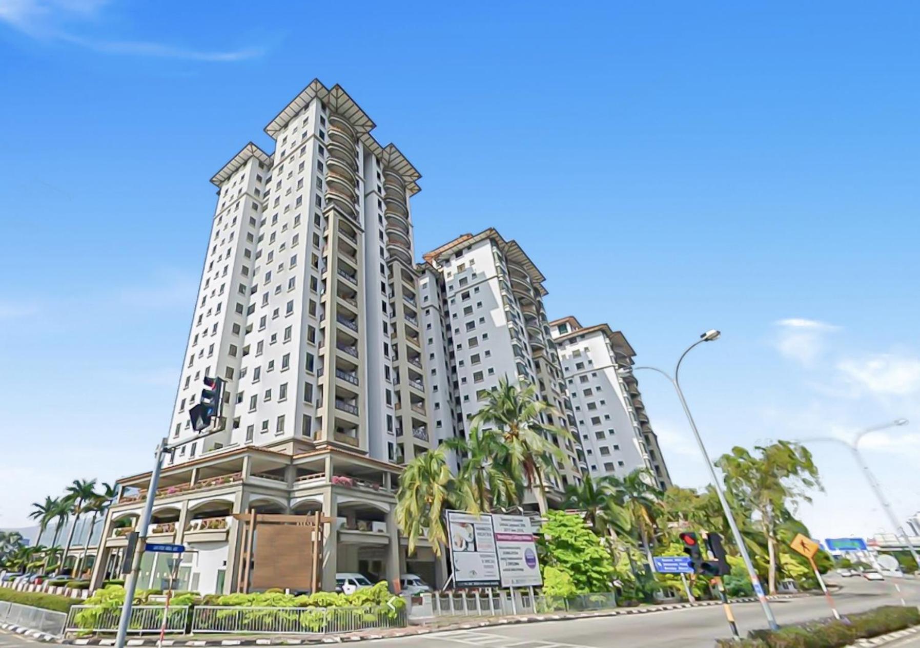 Melaka City View Homestay: Balcony Apartment near Jonker Street Malacca Exterior photo